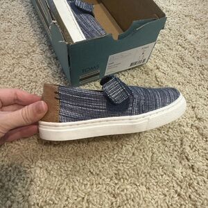 NEW TOMS Navy Striped Chambray Slip-Ons Toddler Size 9